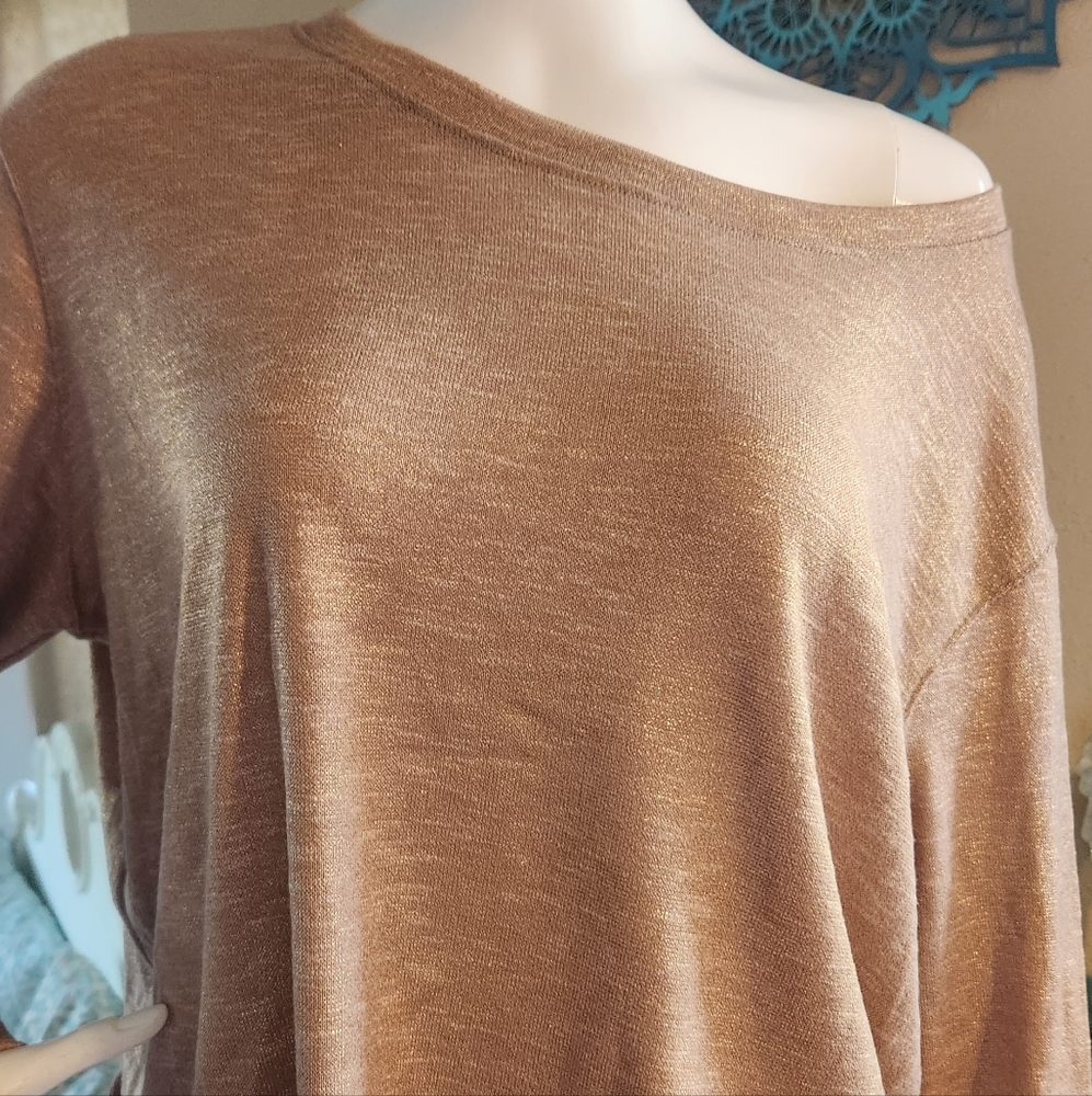 AGNES & DORA Golden Pullover